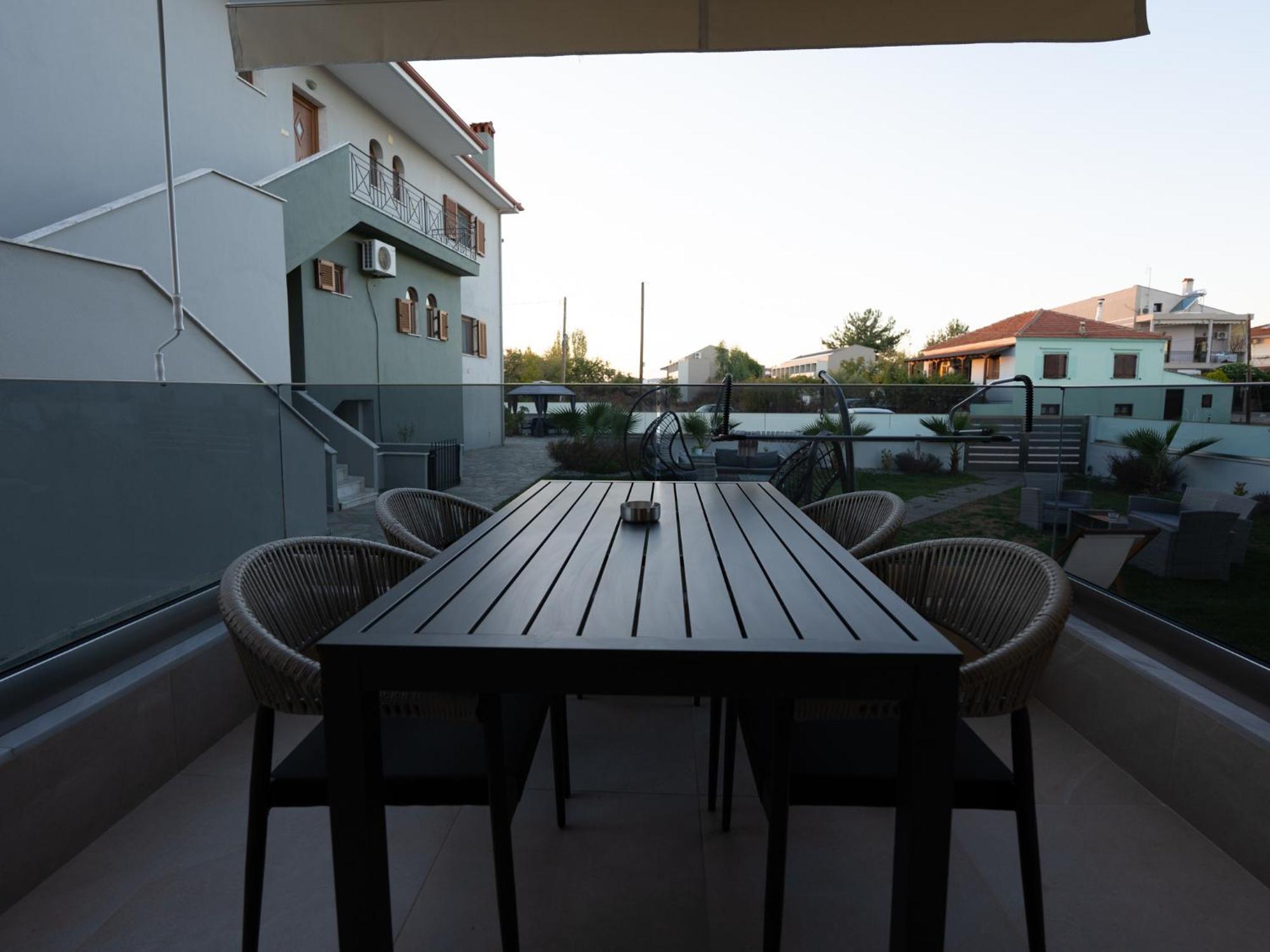 Antony'S Luxury Apartments Nikiti  Extérieur photo