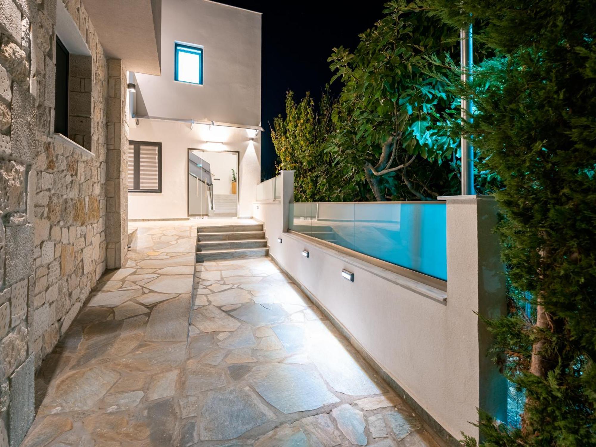 Antony'S Luxury Apartments Nikiti  Extérieur photo