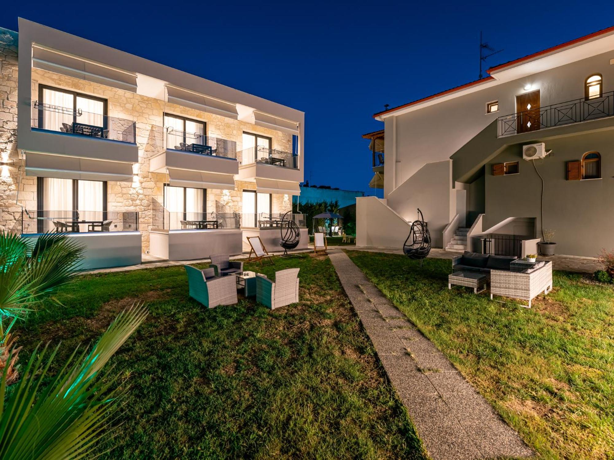 Antony'S Luxury Apartments Nikiti  Extérieur photo