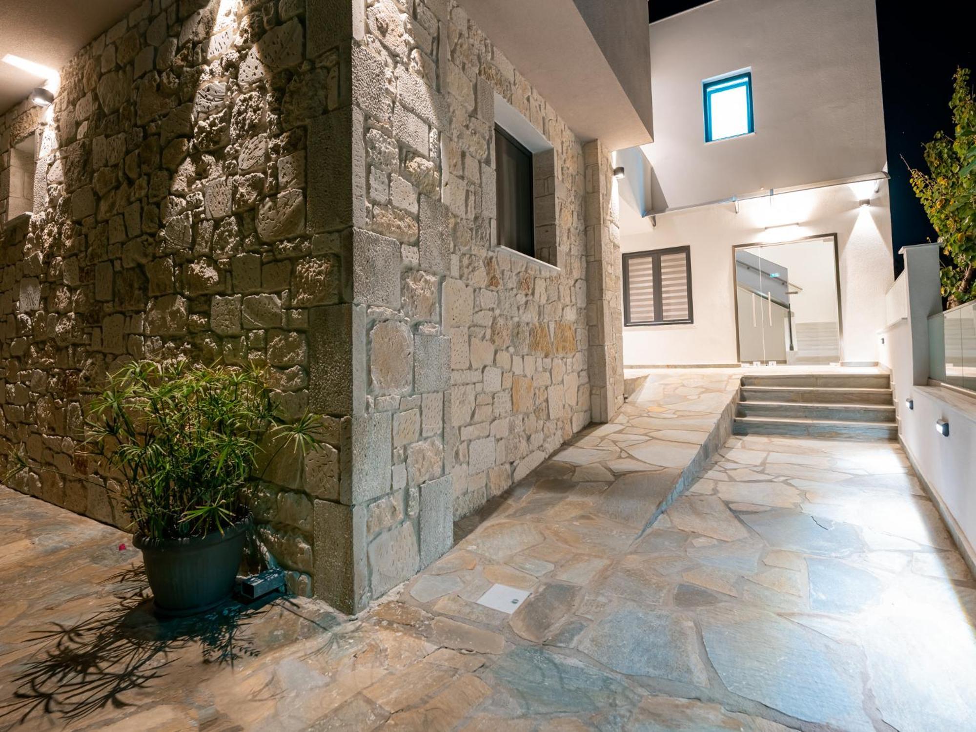 Antony'S Luxury Apartments Nikiti  Extérieur photo