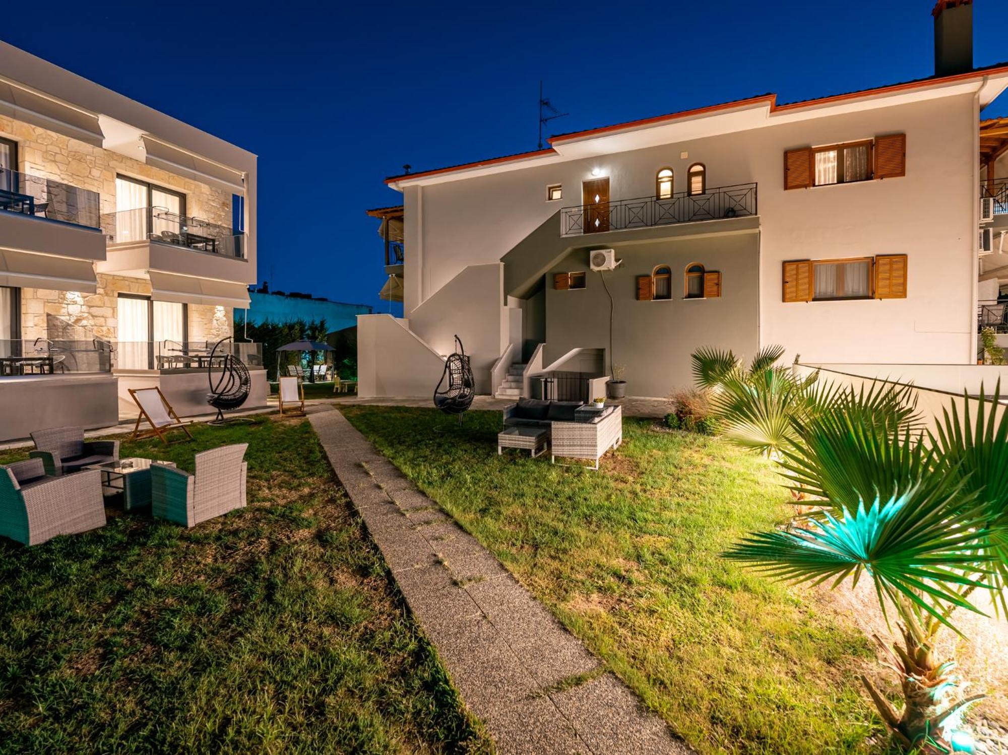 Antony'S Luxury Apartments Nikiti  Extérieur photo