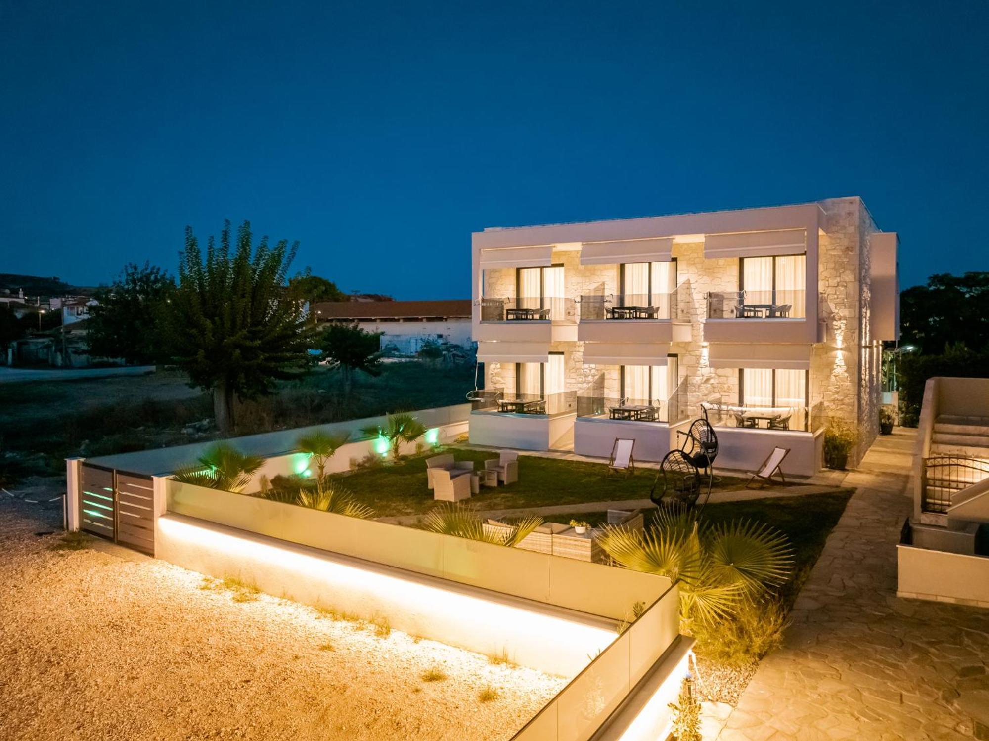 Antony'S Luxury Apartments Nikiti  Extérieur photo