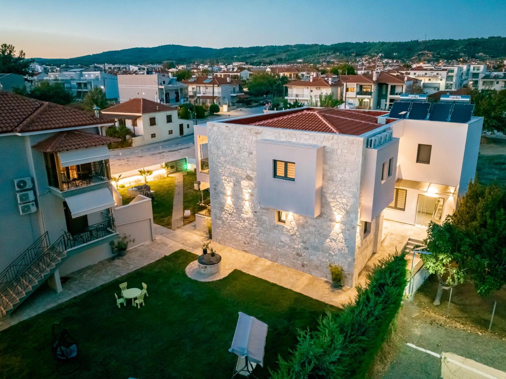 Antony'S Luxury Apartments Nikiti  Extérieur photo