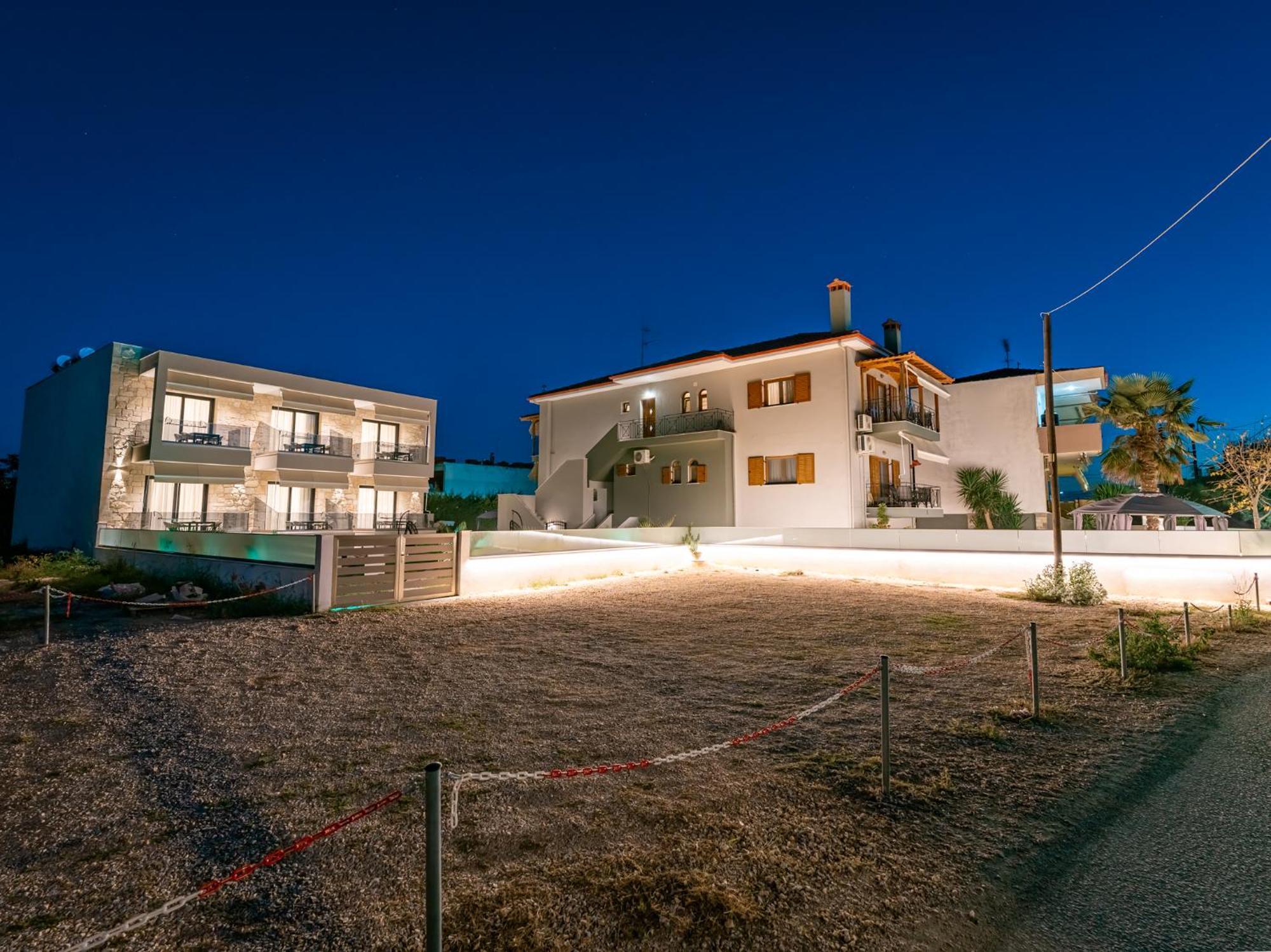 Antony'S Luxury Apartments Nikiti  Extérieur photo