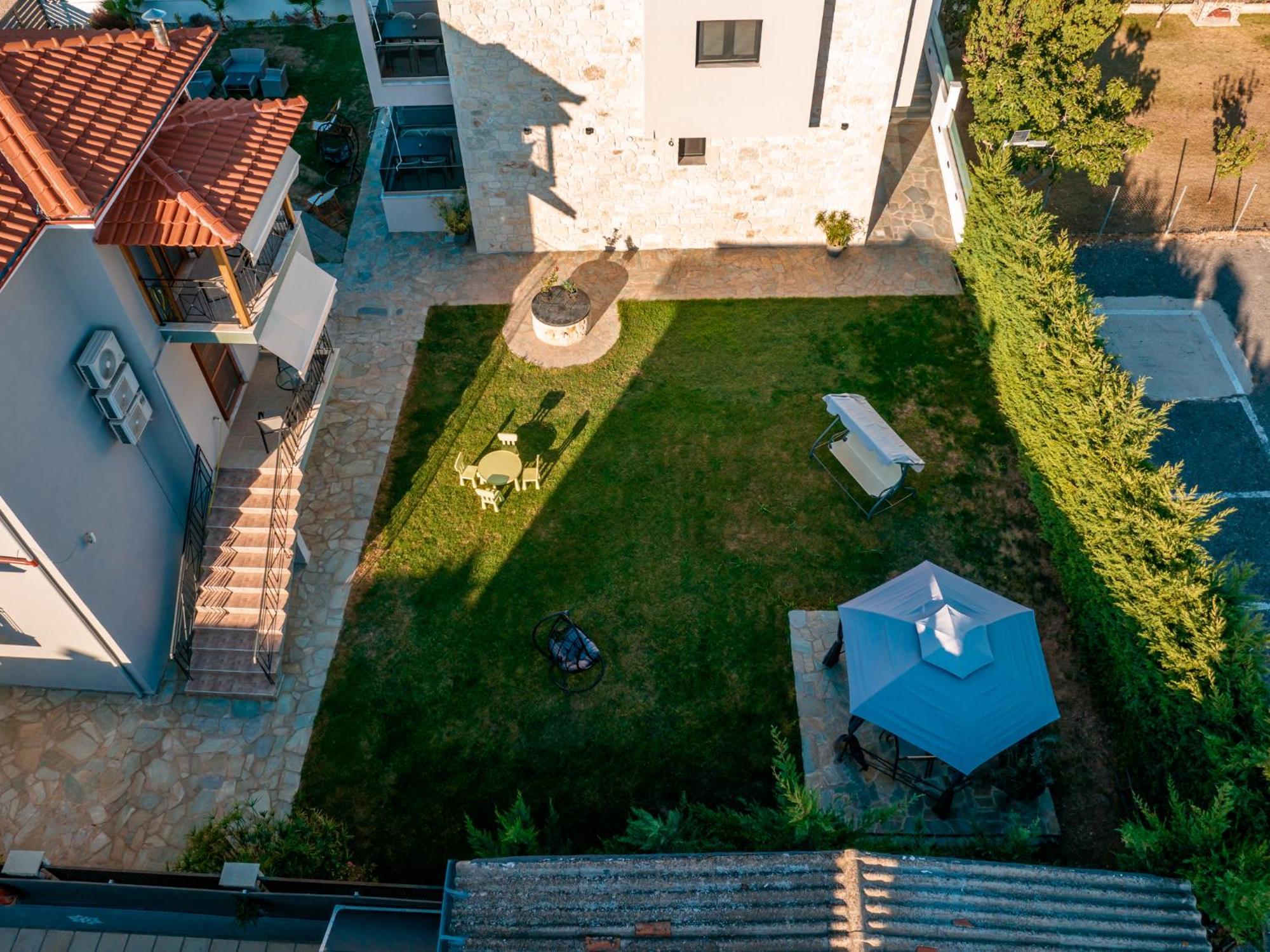 Antony'S Luxury Apartments Nikiti  Extérieur photo