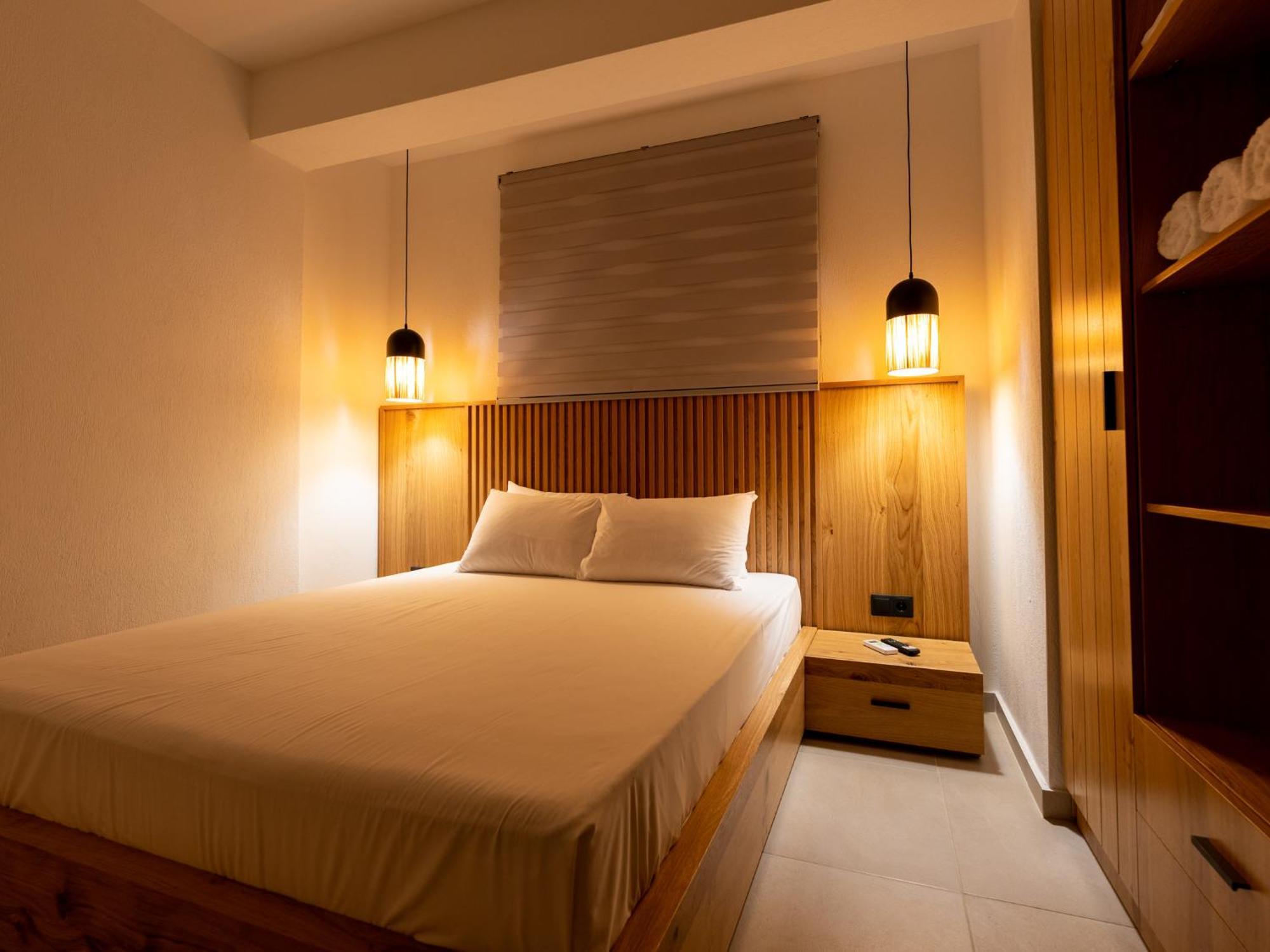 Antony'S Luxury Apartments Nikiti  Extérieur photo